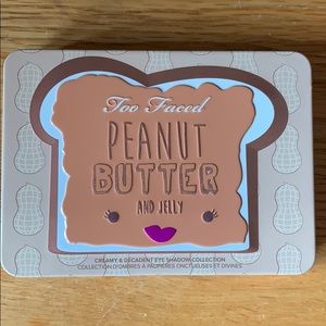 Too Faced Peanut butter &jelly eyeshadow palette